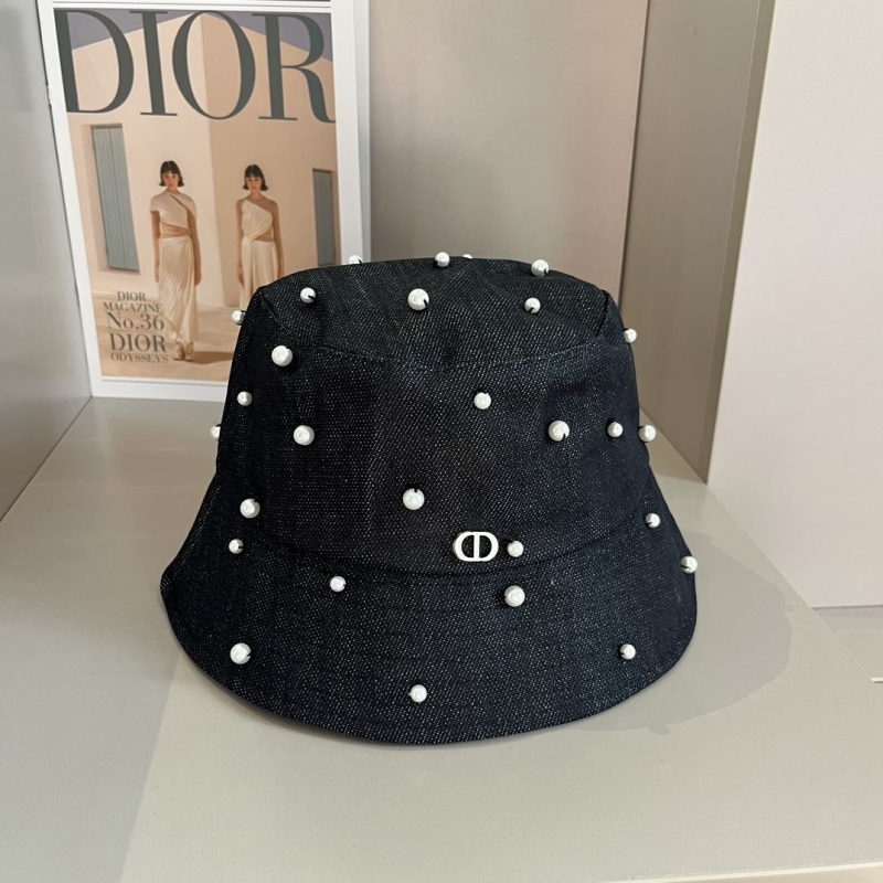 CHRISTIAN DIOR